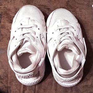 Nike sneakers. Toddler 8